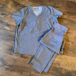 Figs Maternity size Medium Charcoal scrub set